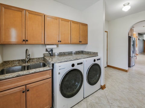 Tiny photo for 500 E Sherwood Drive, Addison, IL 60101 (MLS # 12614192)