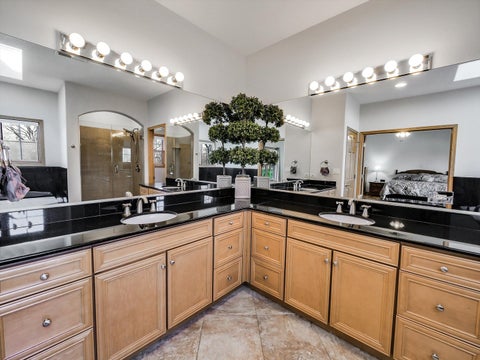 Tiny photo for 500 E Sherwood Drive, Addison, IL 60101 (MLS # 12614192)