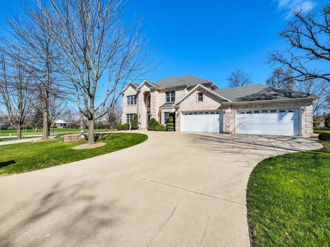 Tiny photo for 500 E Sherwood Drive, Addison, IL 60101 (MLS # 12614192)