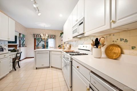 Tiny photo for 1919 Waverly Circle, St. Charles, IL 60174 (MLS # 12401524)