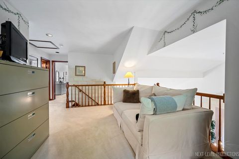 Tiny photo for 1919 Waverly Circle, St. Charles, IL 60174 (MLS # 12401524)