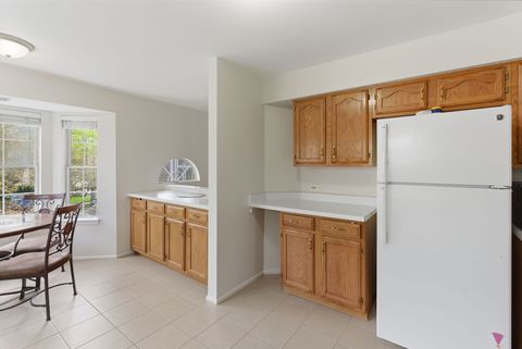 Tiny photo for 206 Glasgow Lane #B206, Schaumburg, IL 60194 (MLS # 12648059)