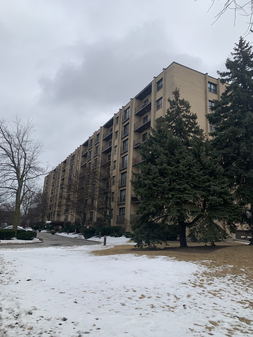 4601 W Touhy Avenue 506