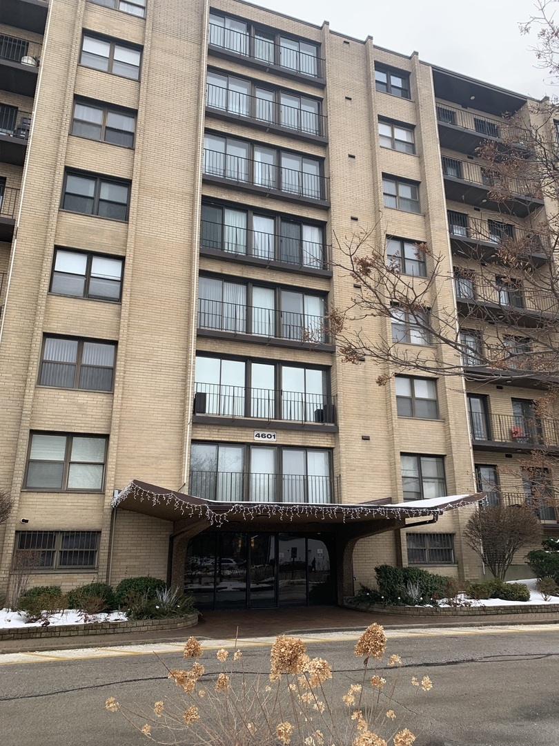4601 W Touhy Avenue 506