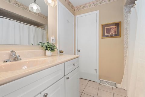 Tiny photo for 9 Merry Court, Countryside, IL 60525 (MLS # 12520236)