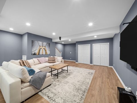Tiny photo for 25 Wellesley Circle, Northbrook, IL 60062 (MLS # 12490409)