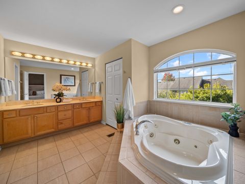 Tiny photo for 25 Wellesley Circle, Northbrook, IL 60062 (MLS # 12490409)