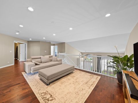 Tiny photo for 25 Wellesley Circle, Northbrook, IL 60062 (MLS # 12490409)