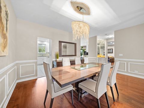 Tiny photo for 25 Wellesley Circle, Northbrook, IL 60062 (MLS # 12490409)