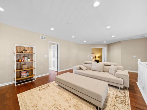 Tiny photo for 25 Wellesley Circle, Northbrook, IL 60062 (MLS # 12490409)