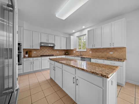 Tiny photo for 25 Wellesley Circle, Northbrook, IL 60062 (MLS # 12490409)