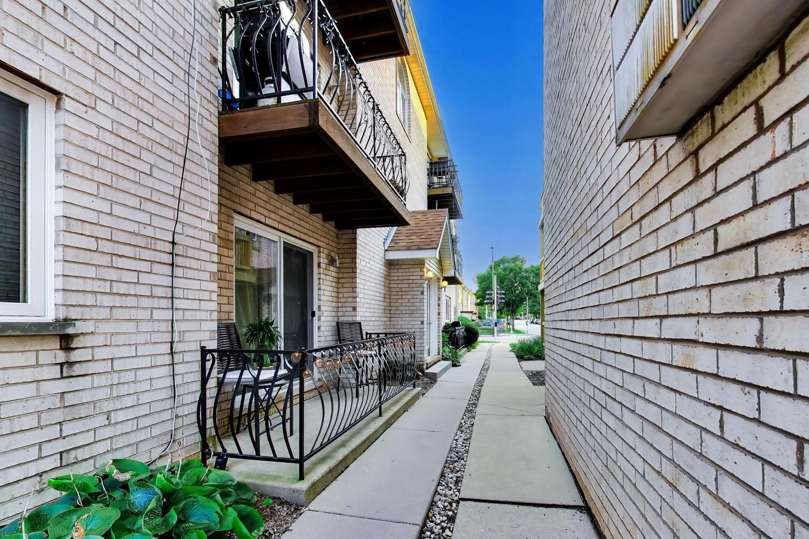 6841 N Northwest Highway 3C