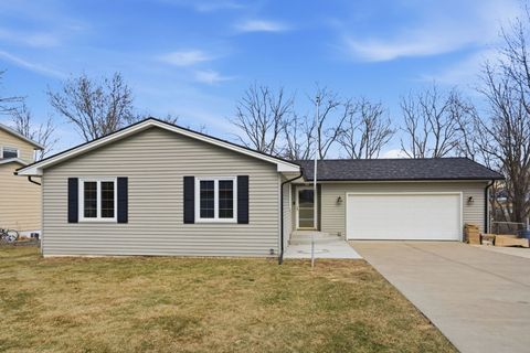 Photo of 3895 Tanglefoot Court, Bettendorf, IA 52722 (MLS # 12552609)
