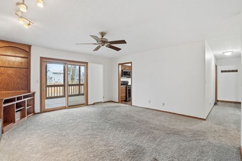 Tiny photo for 3895 Tanglefoot Court, Bettendorf, IA 52722 (MLS # 12552609)