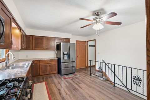 Tiny photo for 3895 Tanglefoot Court, Bettendorf, IA 52722 (MLS # 12552609)