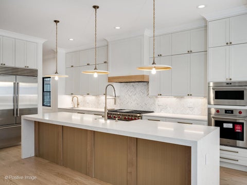 Tiny photo for 1619 W Summerdale Avenue, Chicago, IL 60640 (MLS # 12649531)