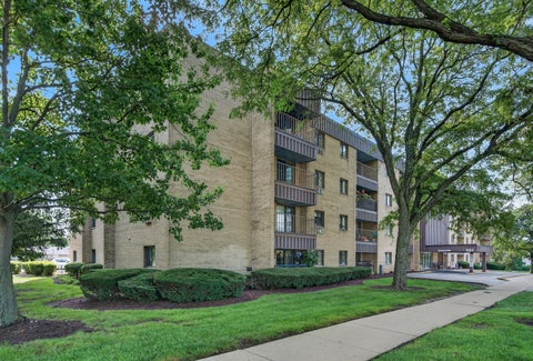 Photo of 1133 S Finley Road #309, Lombard, IL 60148 (MLS # 12747418)