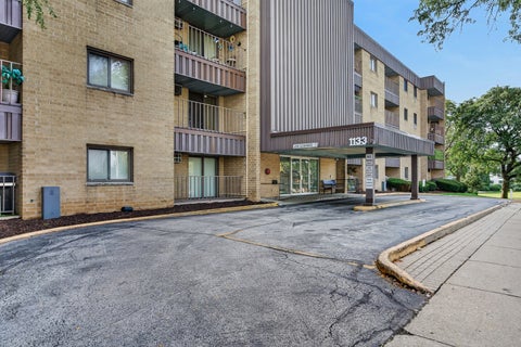 Tiny photo for 1133 S Finley Road #309, Lombard, IL 60148 (MLS # 12747418)