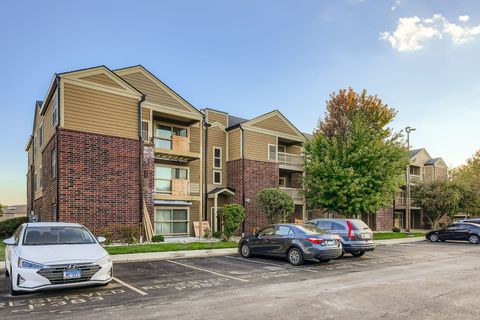 Tiny photo for 208 Glengarry Drive #304, Bloomingdale, IL 60108 (MLS # 12485859)