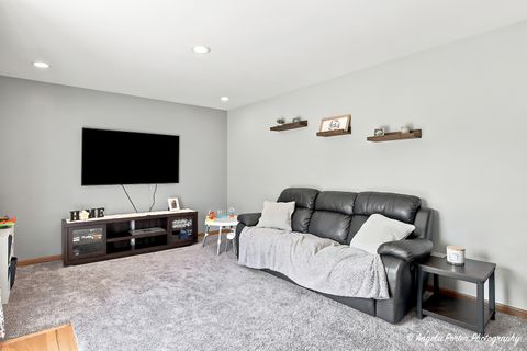 Tiny photo for 198 S Driftwood Trail, McHenry, IL 60050 (MLS # 12689157)