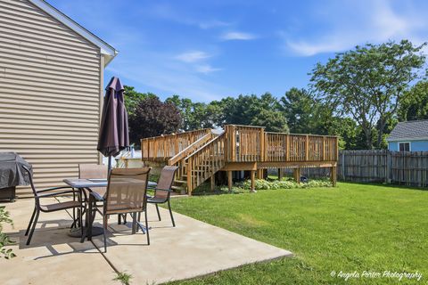 Tiny photo for 198 S Driftwood Trail, McHenry, IL 60050 (MLS # 12689157)