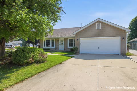 Tiny photo for 198 S Driftwood Trail, McHenry, IL 60050 (MLS # 12689157)