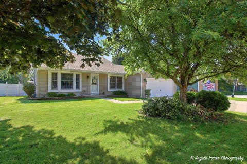 Photo of 198 S Driftwood Trail, McHenry, IL 60050 (MLS # 12689157)