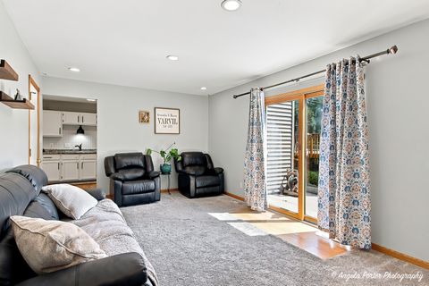 Tiny photo for 198 S Driftwood Trail, McHenry, IL 60050 (MLS # 12689157)