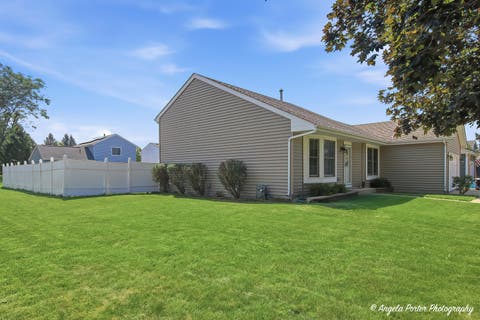 Tiny photo for 198 S Driftwood Trail, McHenry, IL 60050 (MLS # 12689157)