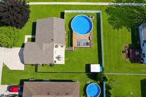 Tiny photo for 198 S Driftwood Trail, McHenry, IL 60050 (MLS # 12689157)