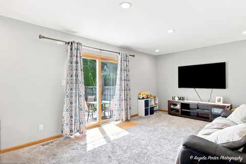 Tiny photo for 198 S Driftwood Trail, McHenry, IL 60050 (MLS # 12689157)
