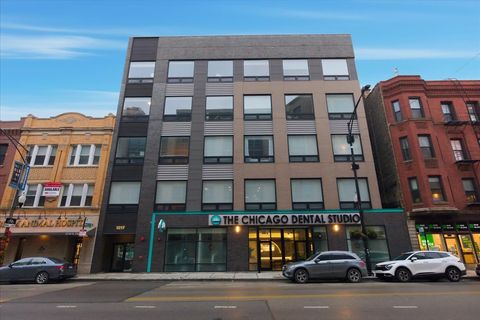 3217 N Clark Street 402 Chicago IL 60657