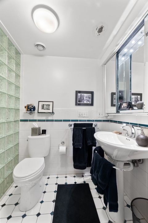 Tiny photo for 1329 N Dearborn Street #1, Chicago, IL 60610 (MLS # 12501619)