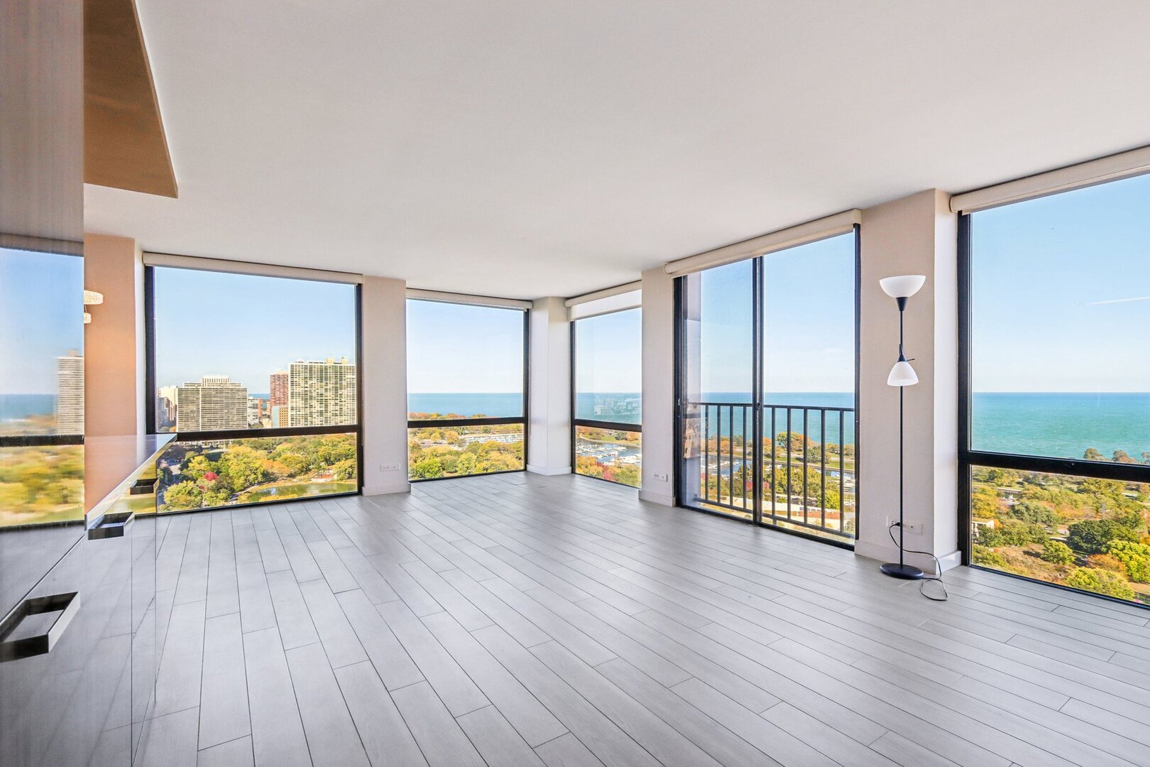 345 W Fullerton Parkway 2801