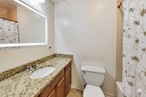 Tiny photo for 405 E Oakwood Boulevard #4L, Chicago, IL 60653 (MLS # 12715671)