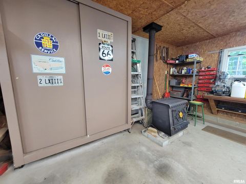 Tiny photo for 2753 N Stanford Road, Flora, IL 62839 (MLS # EB459294)