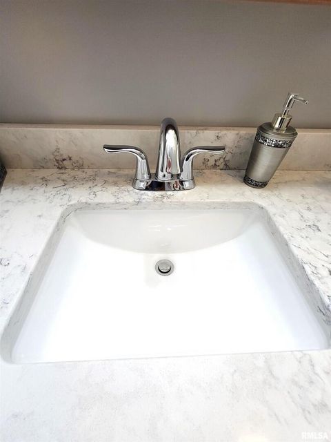 Tiny photo for 2753 N Stanford Road, Flora, IL 62839 (MLS # EB459294)