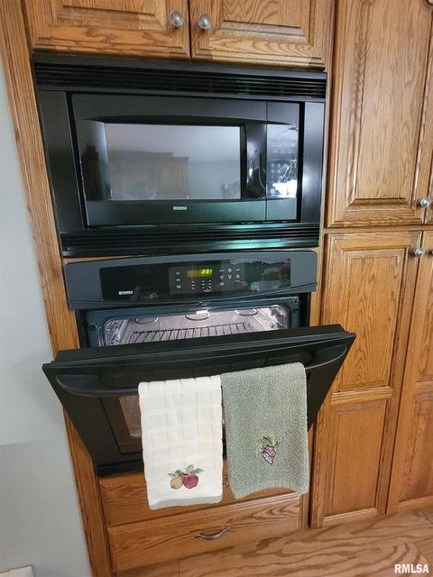 Tiny photo for 2753 N Stanford Road, Flora, IL 62839 (MLS # EB459294)