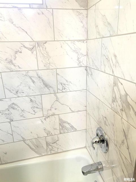 Tiny photo for 2753 N Stanford Road, Flora, IL 62839 (MLS # EB459294)