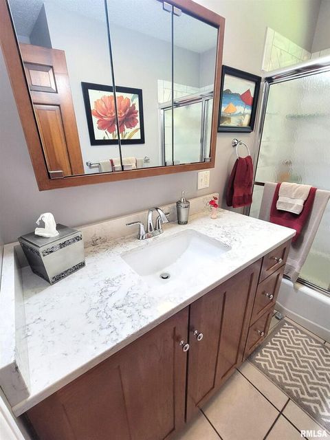 Tiny photo for 2753 N Stanford Road, Flora, IL 62839 (MLS # EB459294)