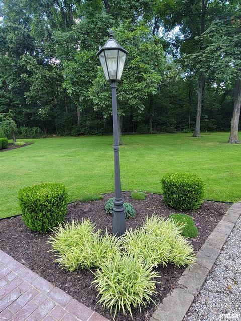 Tiny photo for 2753 N Stanford Road, Flora, IL 62839 (MLS # EB459294)