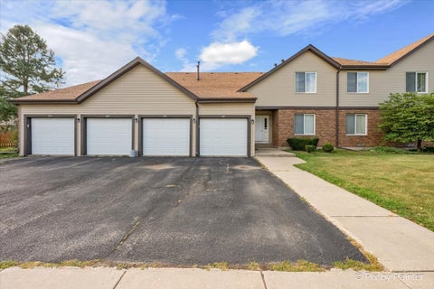 Photo of 1511 Longwood Drive #1511, Sycamore, IL 60178 (MLS # 12757876)