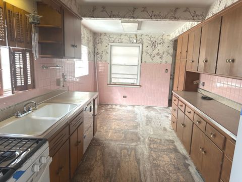 Tiny photo for 6504 N Whipple Street, Chicago, IL 60645 (MLS # 12468430)