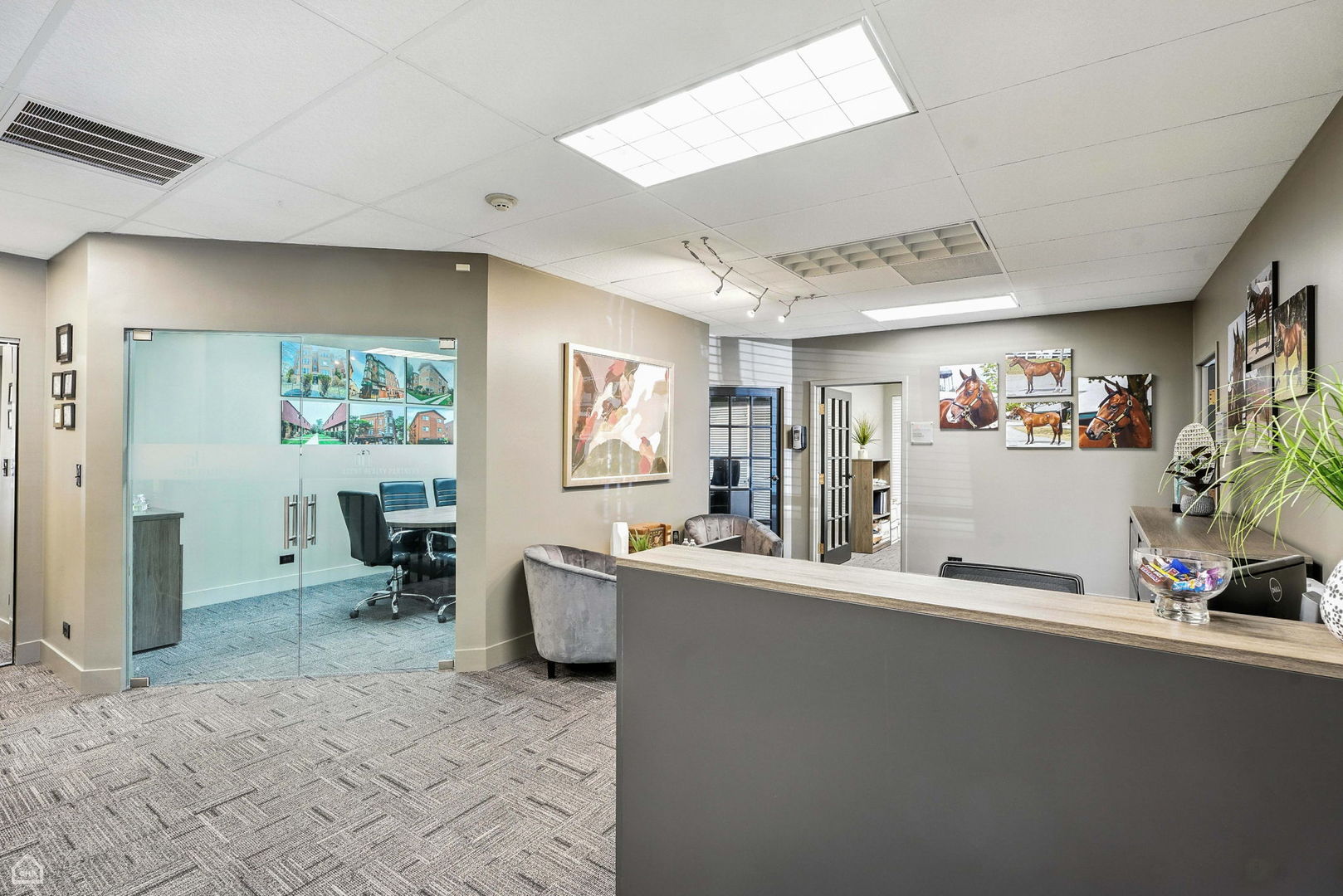 1S280 Summit Avenue A