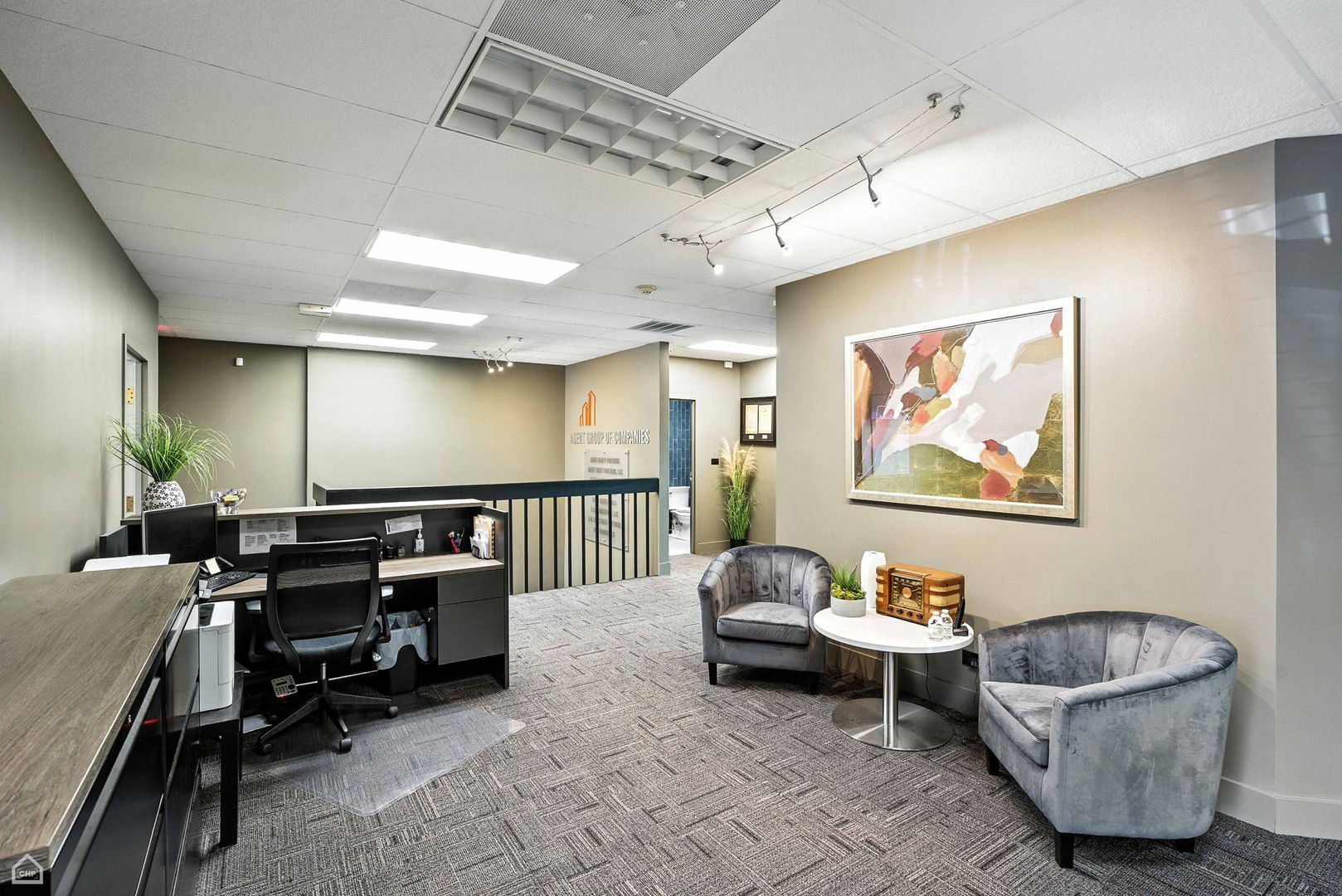 1S280 Summit Avenue A