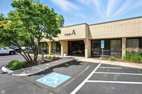 1S280 Summit Avenue A Oakbrook Terrace IL 60181