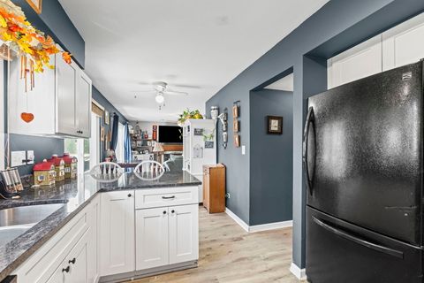 Tiny photo for 1549 Hollytree Lane, Crystal Lake, IL 60014 (MLS # 12484818)