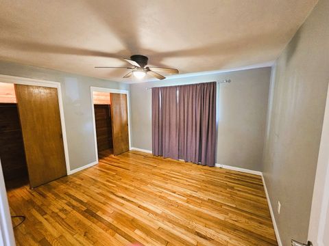 Tiny photo for 700 Magnolia Avenue, Mt Vernon, IL 62864 (MLS # 12611201)