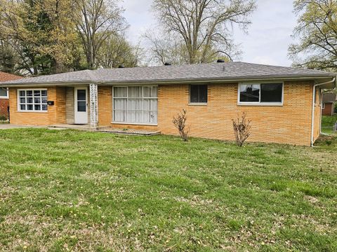 Photo of 700 Magnolia Avenue, Mt Vernon, IL 62864 (MLS # 12611201)