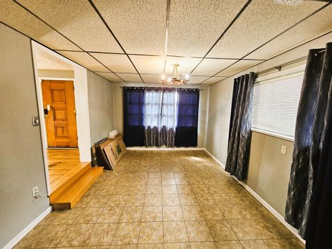Tiny photo for 700 Magnolia Avenue, Mt Vernon, IL 62864 (MLS # 12611201)